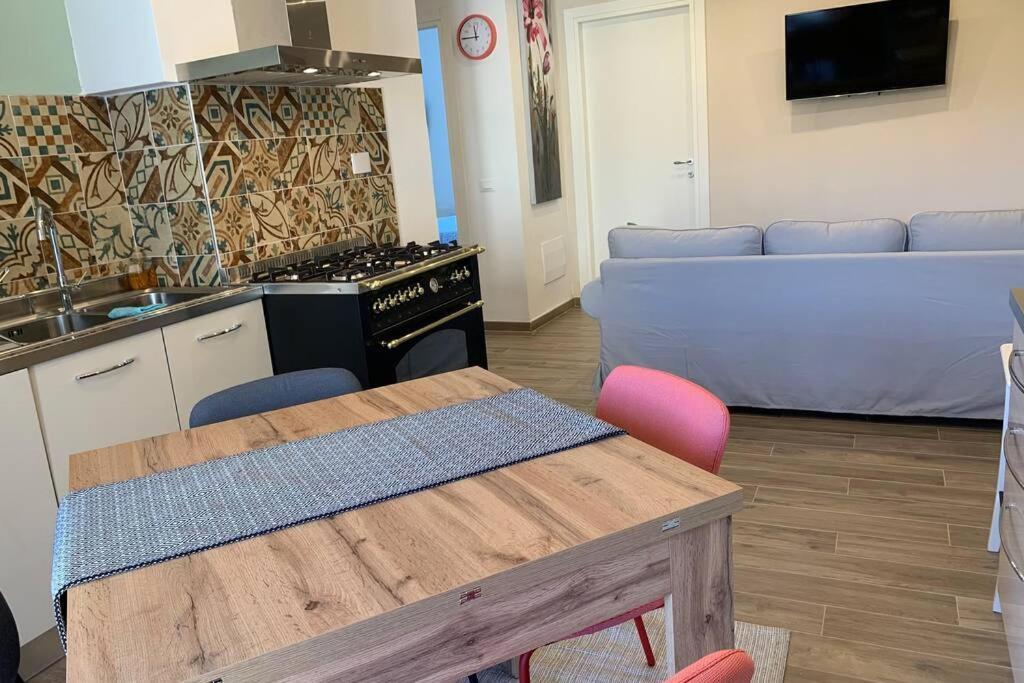 Vacanze Confort E Smart Working 009049-Lt-0893 Lägenhet Pietra Ligure Exteriör bild